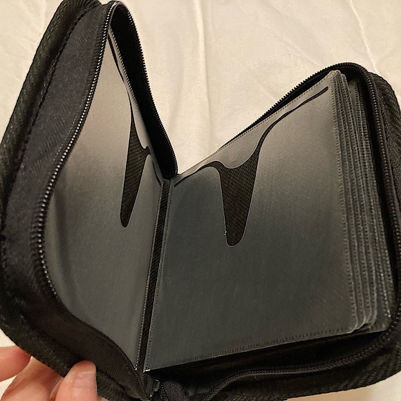 2 CD Cases/Organizers - Picture 6 of 12